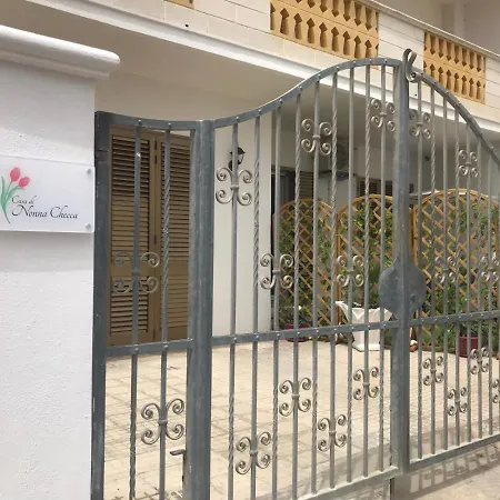 Casa Di Nonna Checca Alojamento de Acomodação e Pequeno-almoço 3*