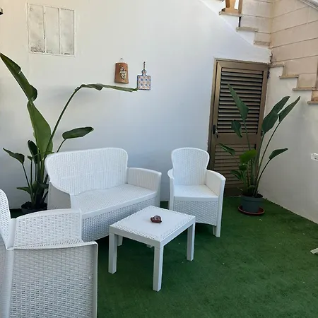 Casa Di Nonna Checca Леука