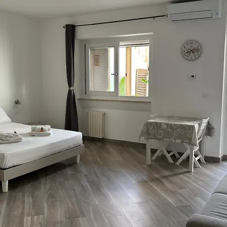 Casa Di Nonna Checca Alojamento de Acomodação e Pequeno-almoço 3*